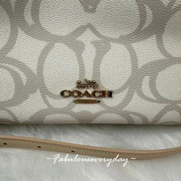 Coach Laurel Large Shoulder Bag In Sketch Signature Canvas CBH88 Gold/Ivory NWT - Picture 7 of 11